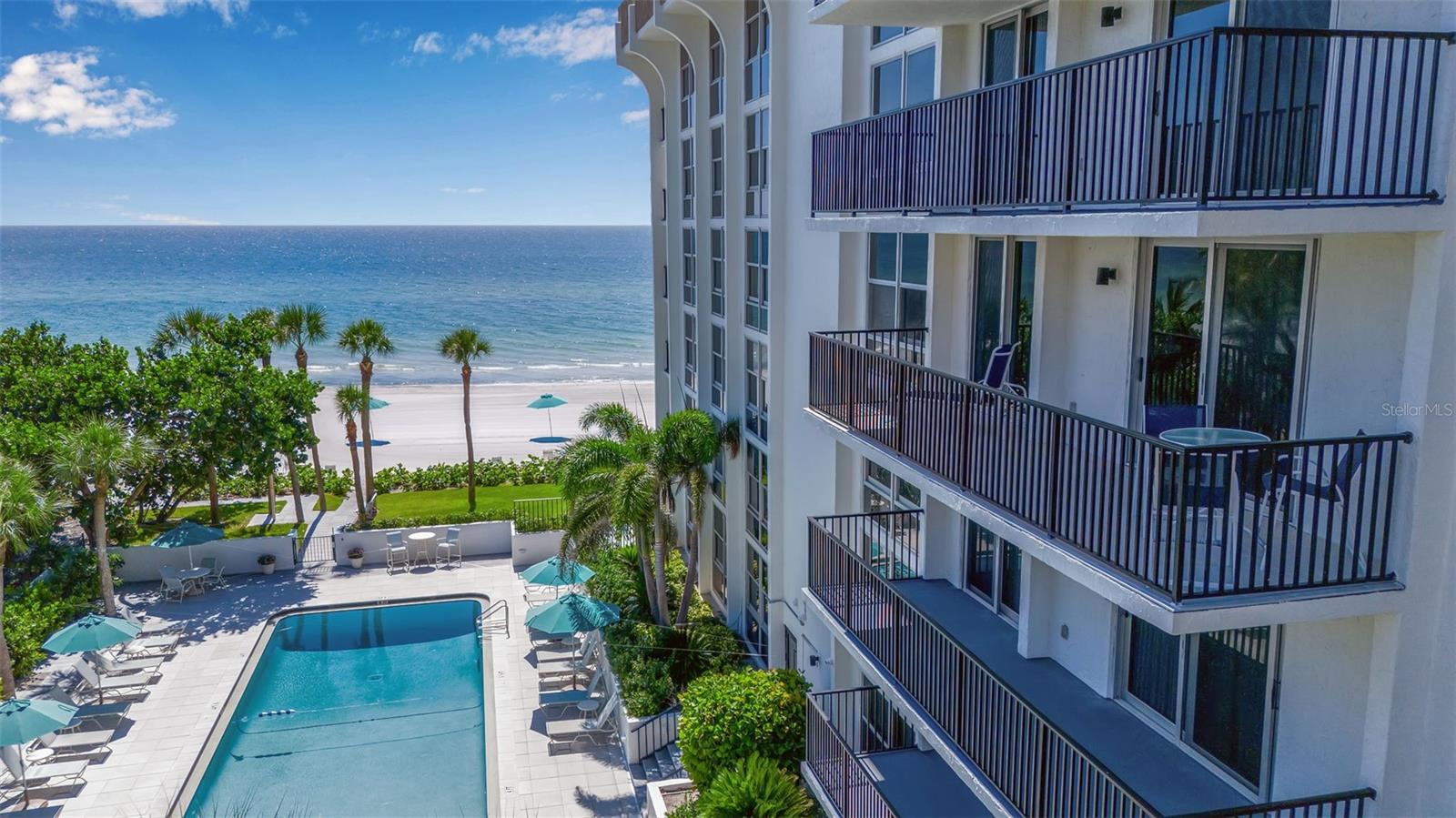 AQUARIUS CLUB - Residential