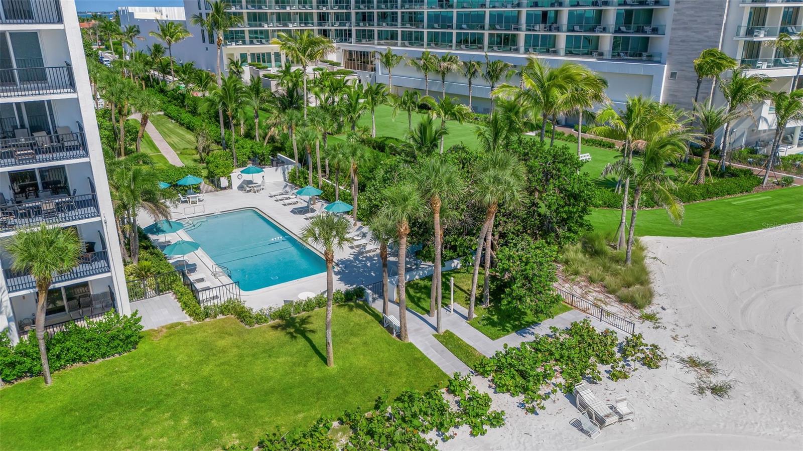 AQUARIUS CLUB - Residential