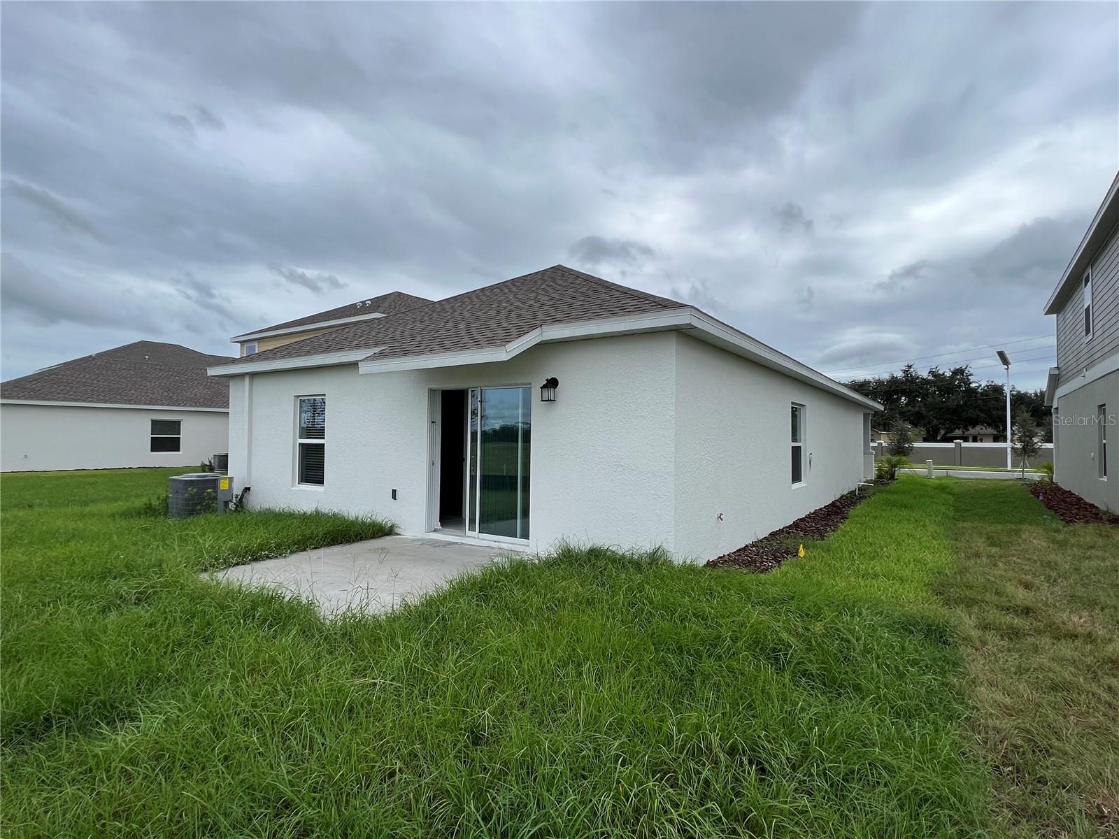 LEOMAS LANDING - PHASE 1 - Residential Lease