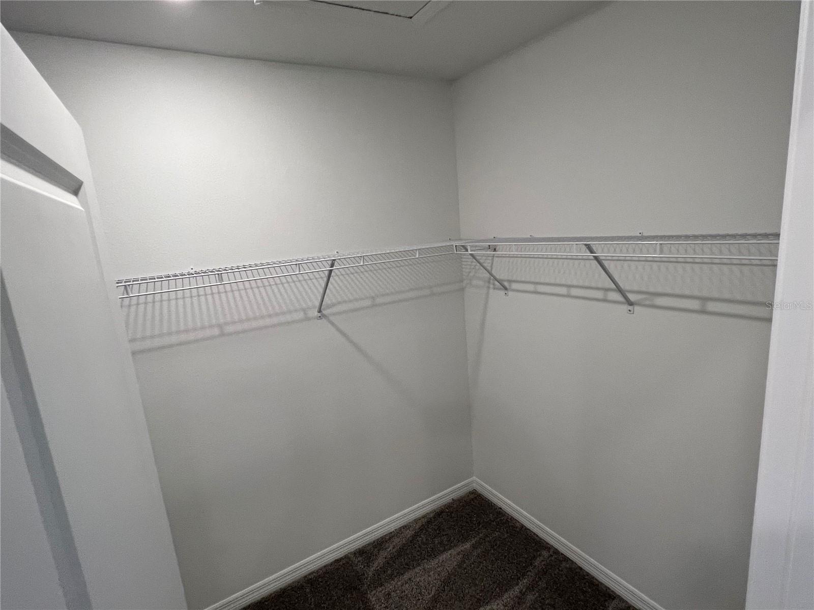 LEOMAS LANDING - PHASE 1 - Residential Lease