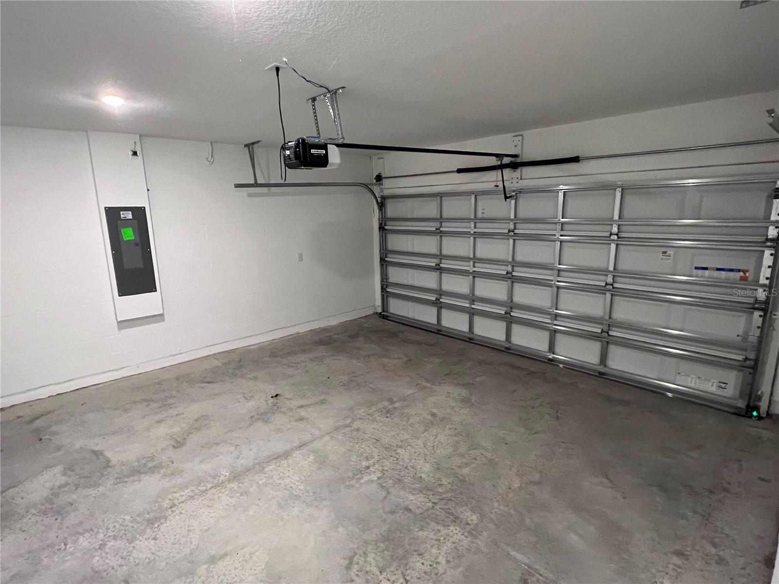 LEOMAS LANDING - PHASE 1 - Residential Lease