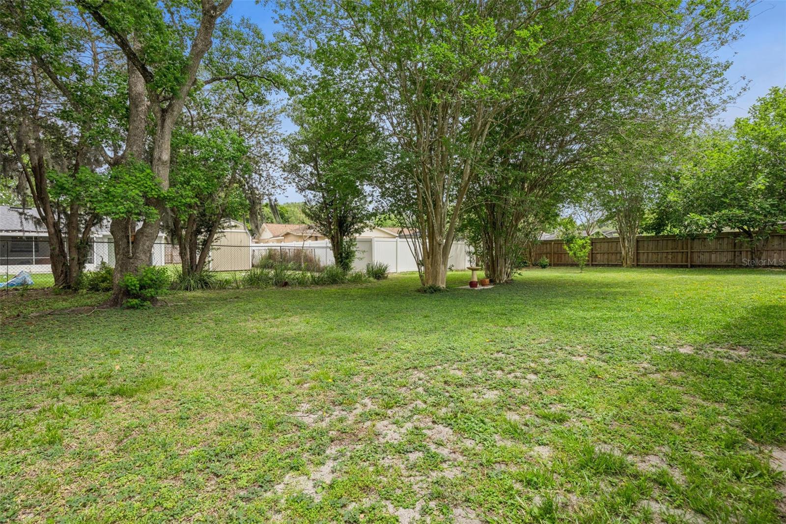 LAKE SHORE GARDENS ADD 02 - Residential