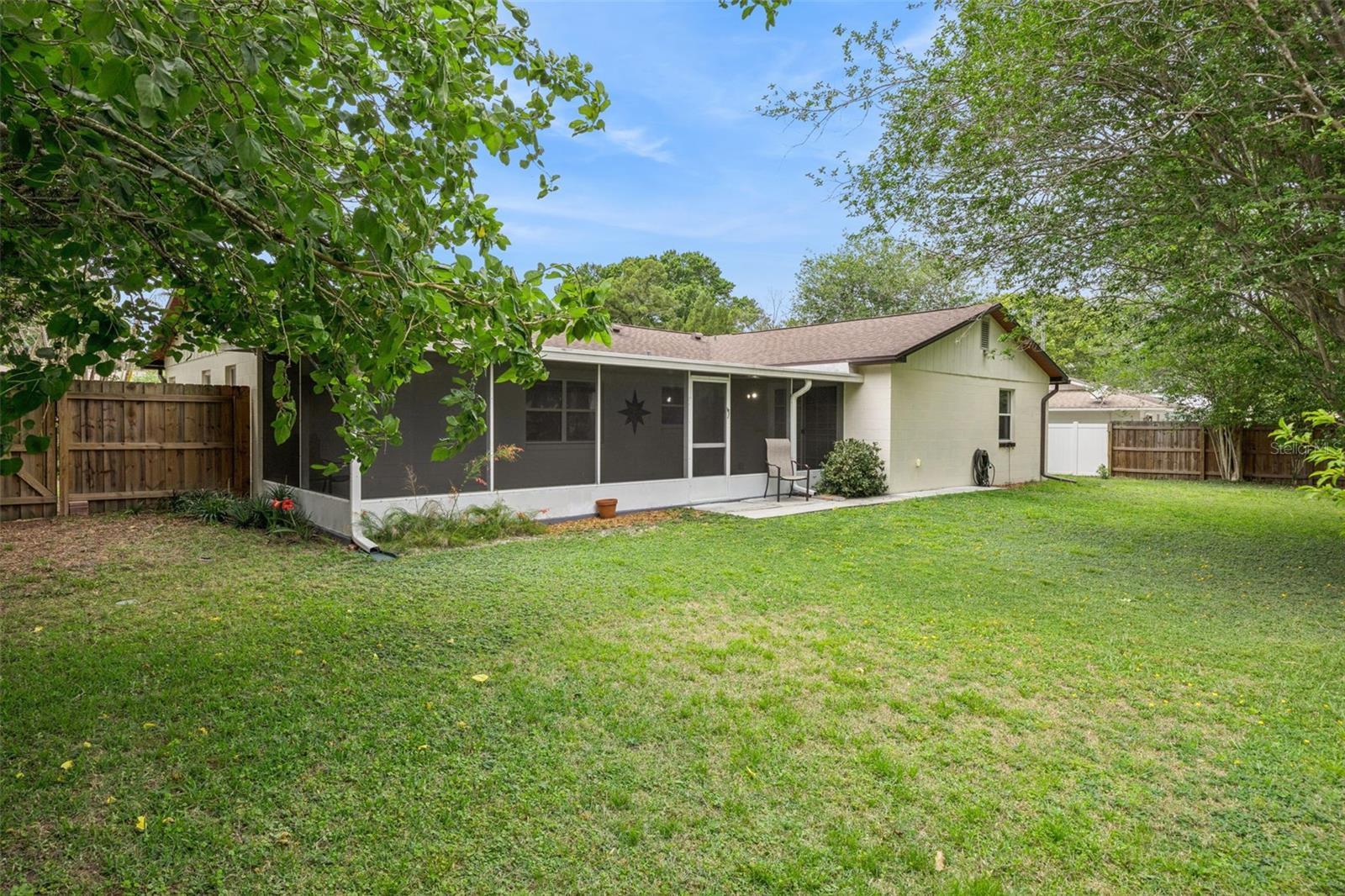 LAKE SHORE GARDENS ADD 02 - Residential