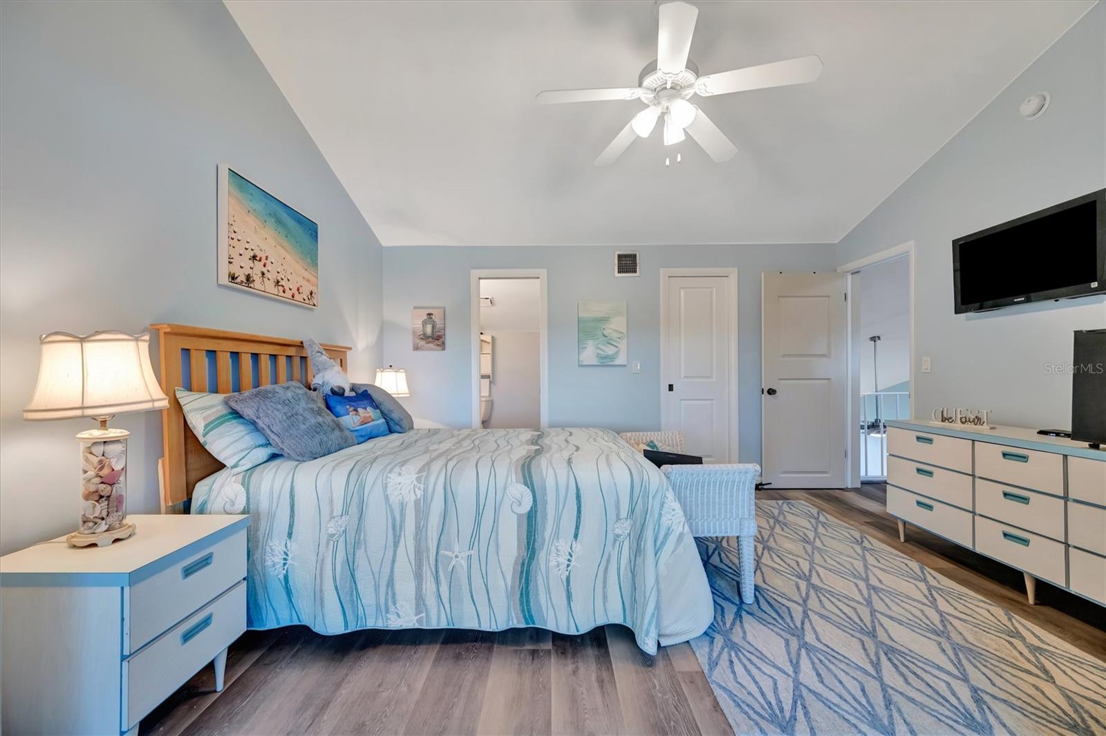 THE WATERWAY PH II - Residential