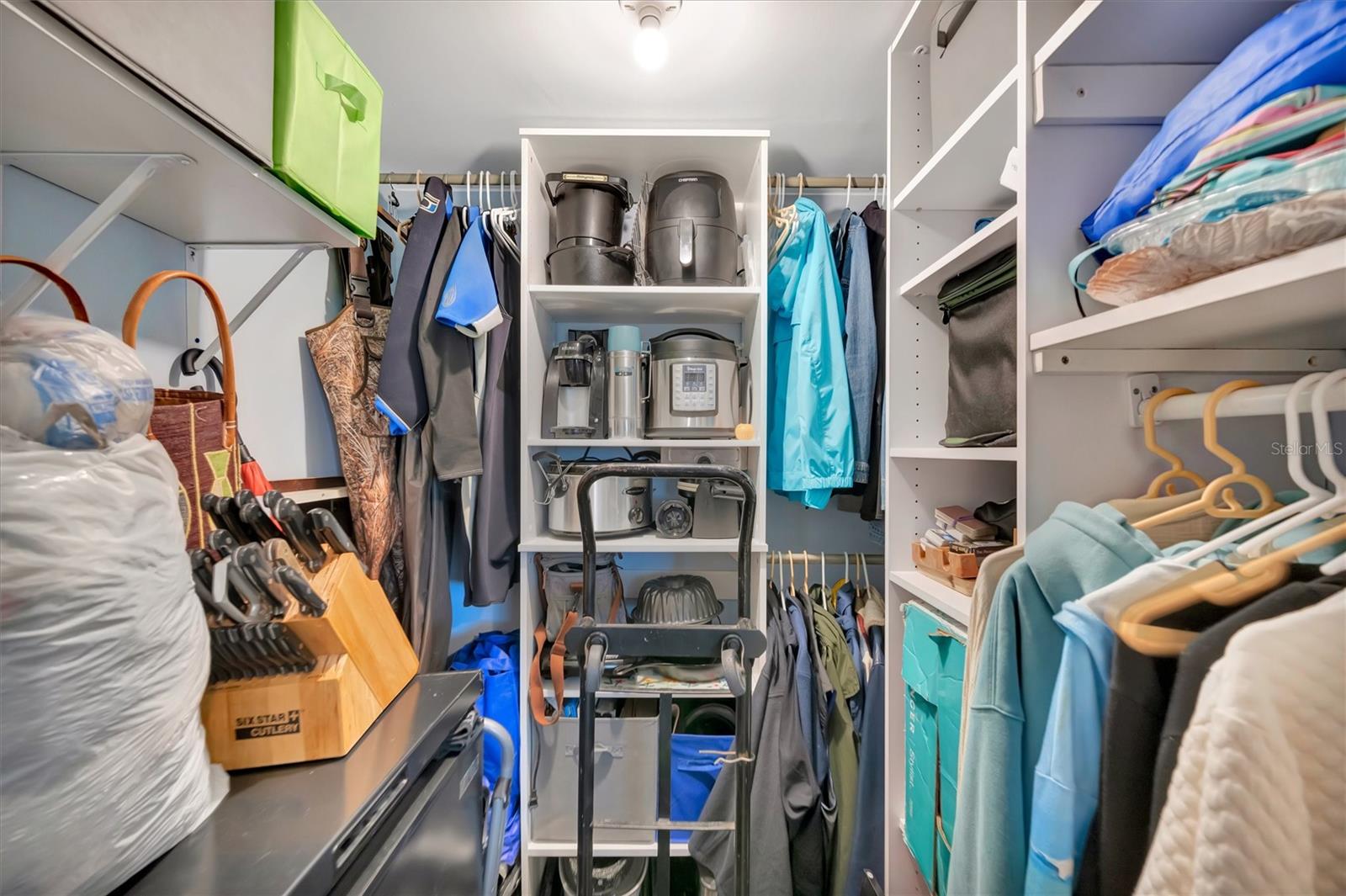 THE WATERWAY PH II - Residential