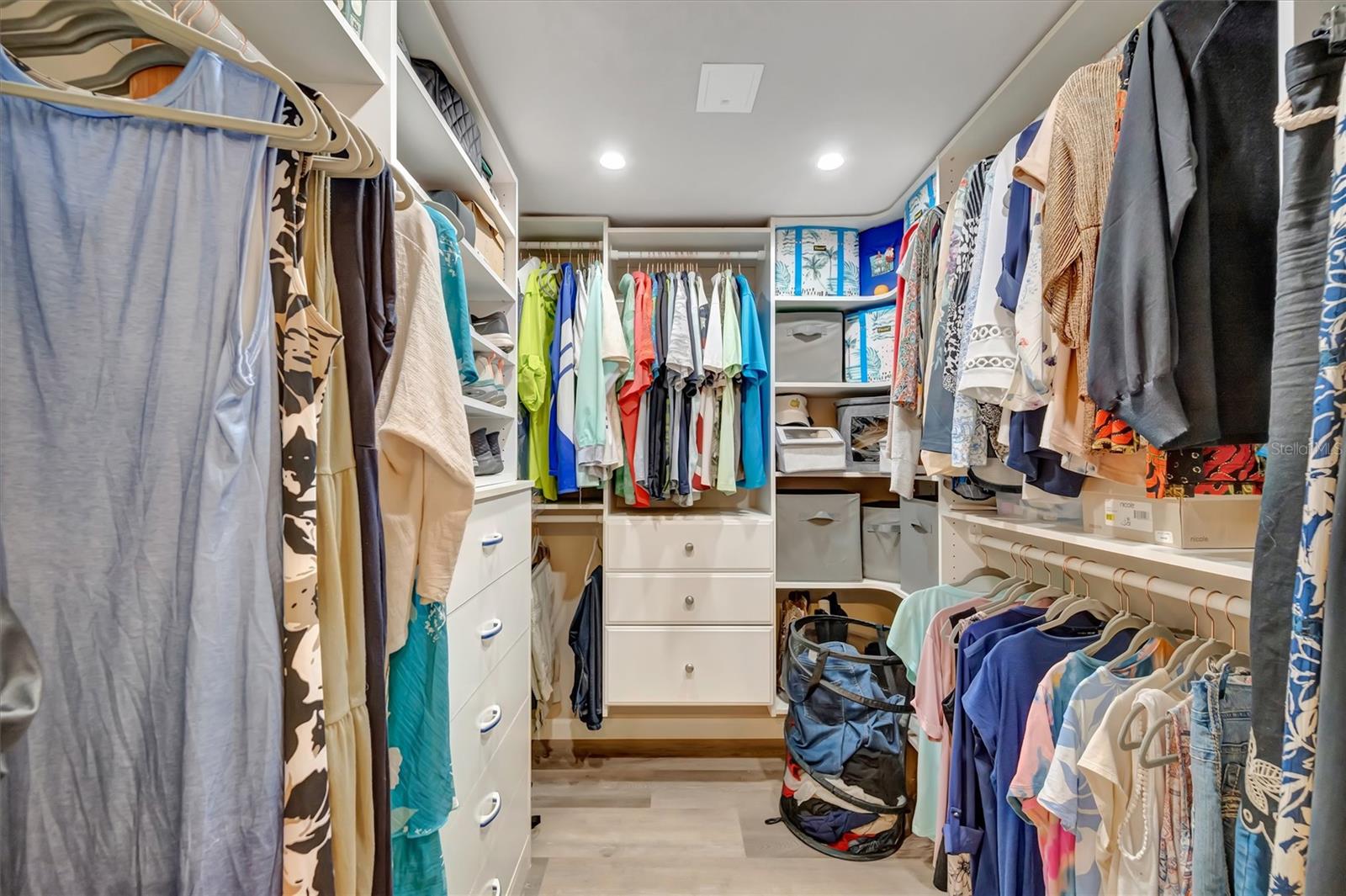 THE WATERWAY PH II - Residential