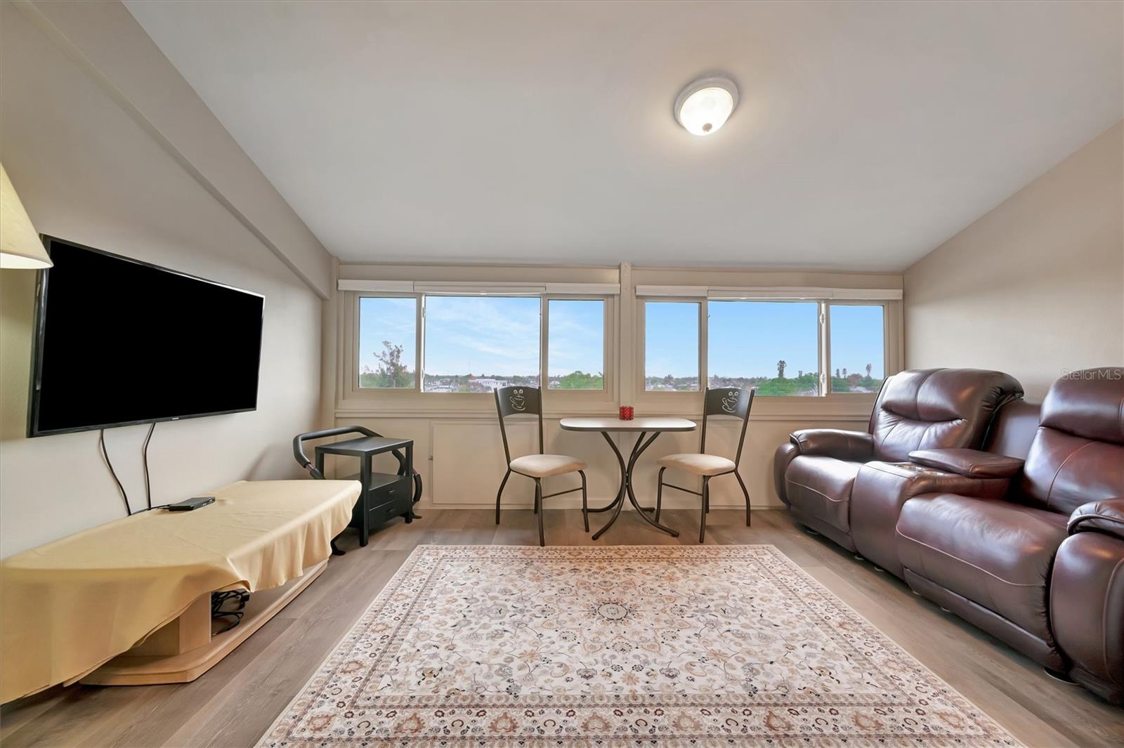 THE WATERWAY PH II - Residential