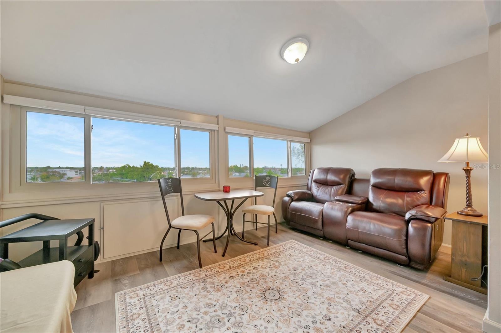 THE WATERWAY PH II - Residential