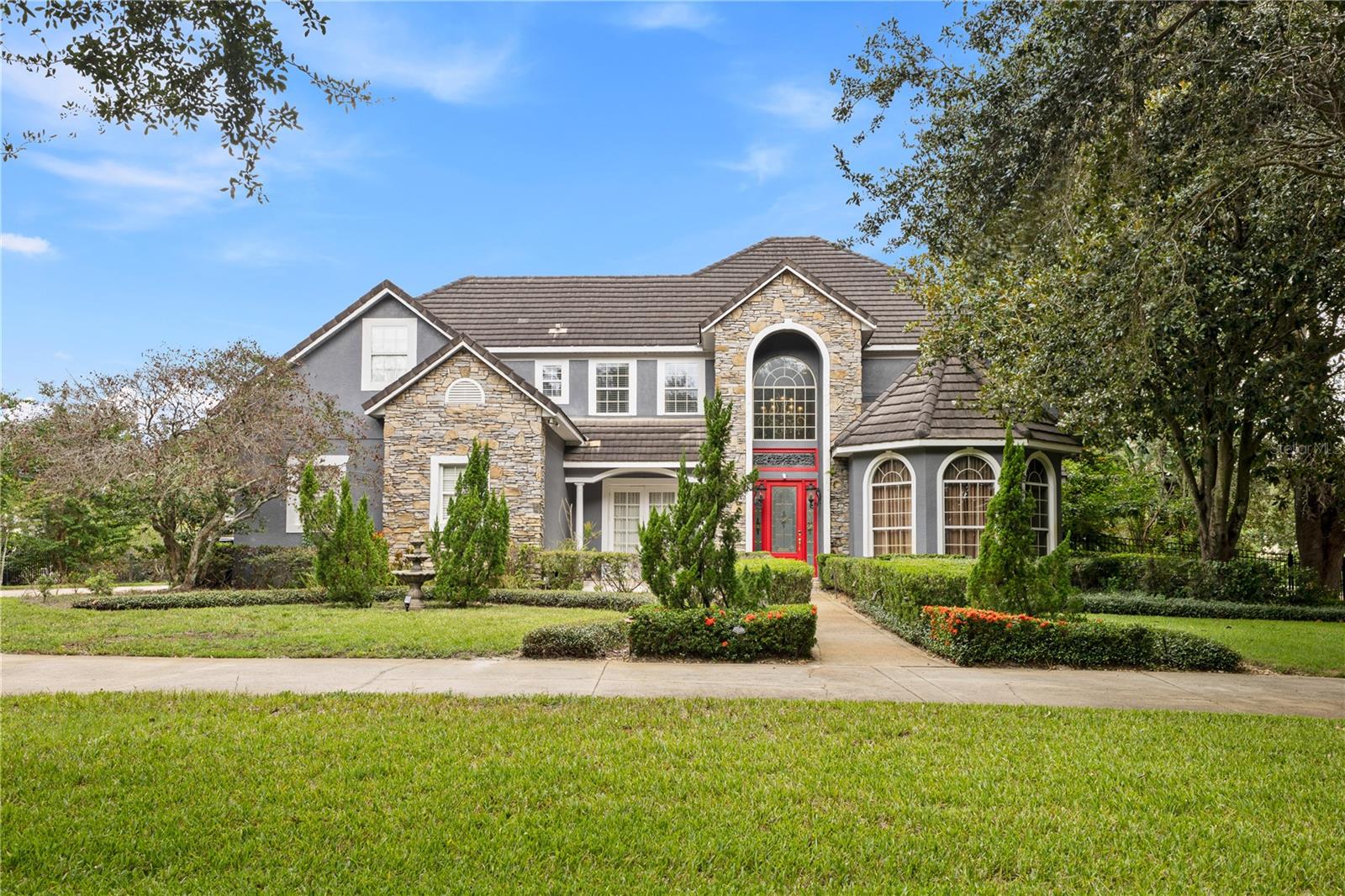 Welcome to Weatherstone on Lake Olivia, one of Windermere’s most sought-after gated communities. With only 13 custom executive homes, each set on expansive one-acre homesites, this neighborhood offers a rare blend of exclusivity, privacy, and charm.
From the moment you arrive, you’ll be greeted by beautiful curb appeal and a sweeping semi-circle driveway. Step inside this thoughtfully designed courtyard-style home and discover your own private oasis — a sparkling pool and spa, outdoor patio, summer kitchen, and playground — all tucked away for peaceful living and effortless entertaining.
Inside, the home features 5 spacious bedrooms plus a large den, 3.5 baths, and an oversized gourmet kitchen perfect for gatherings. With plenty of flexible living space, natural gas appliances, a custom vent hood, and a generous 3-car garage, this home was built with both comfort and convenience in mind.
The location is simply unbeatable — walk over to the local favorite Yellow Dog Eats, enjoy top-rated schools (Thornbrooke Elementary, Gotha Middle, Olympia High), and take advantage of easy access to shopping, dining, and major roadways — all while enjoying the quiet luxury of a Windermere address.
This is more than a house — it’s a welcoming place to call home.