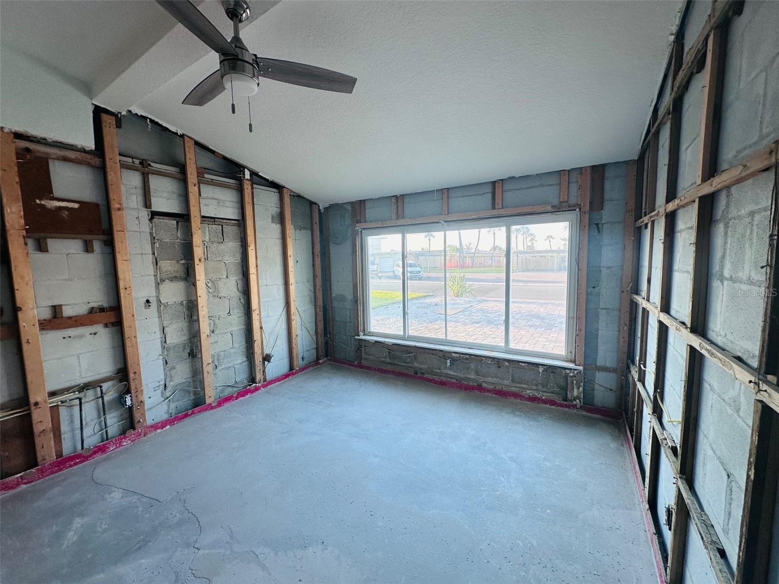 ST PETERSBURG BEACH NORTH UNIT 4 - Residential