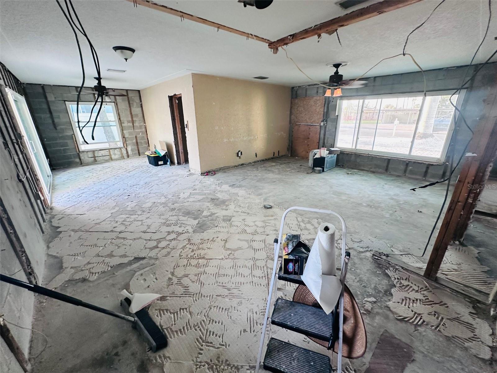 ST PETERSBURG BEACH NORTH UNIT 4 - Residential