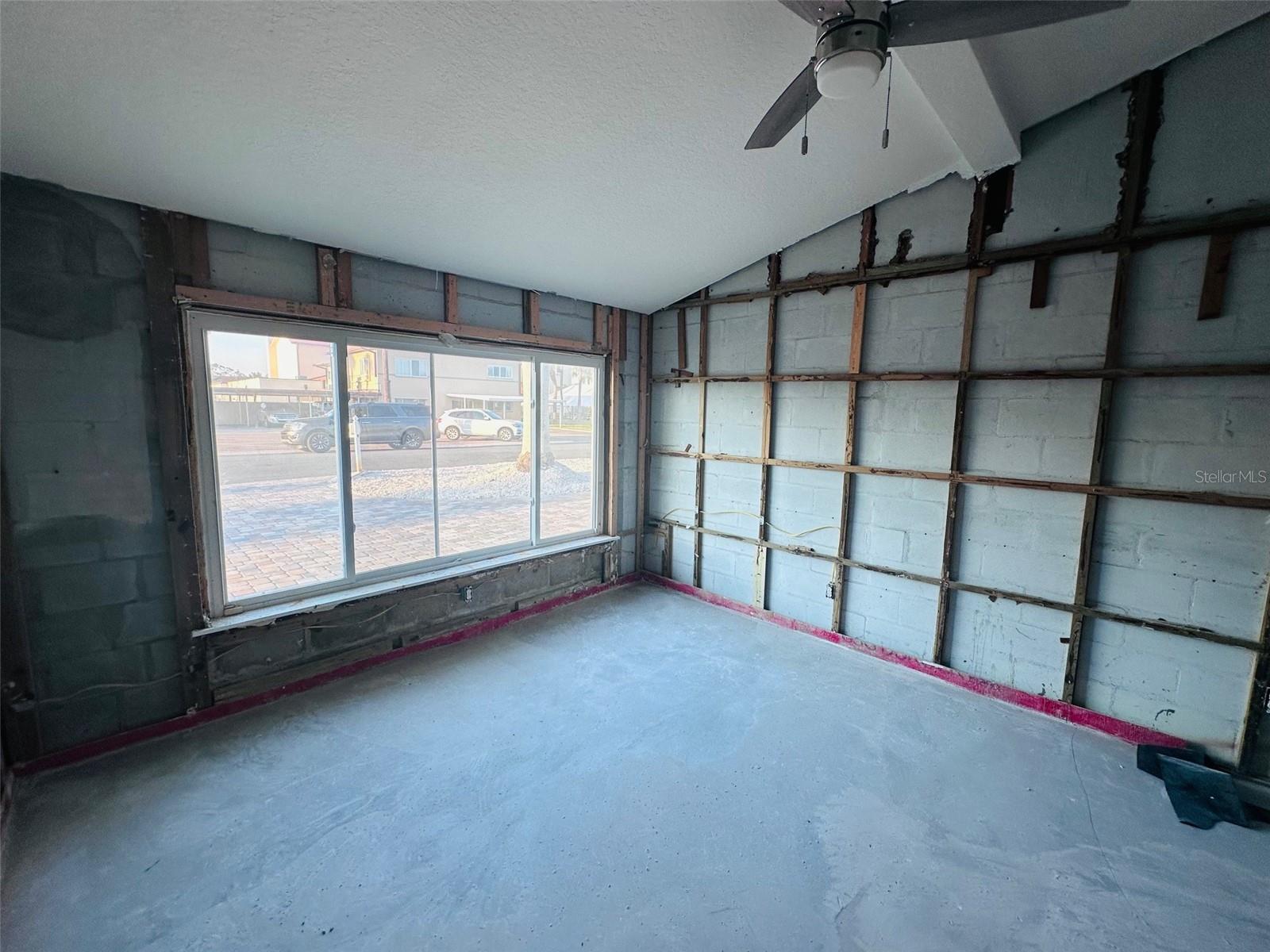 ST PETERSBURG BEACH NORTH UNIT 4 - Residential