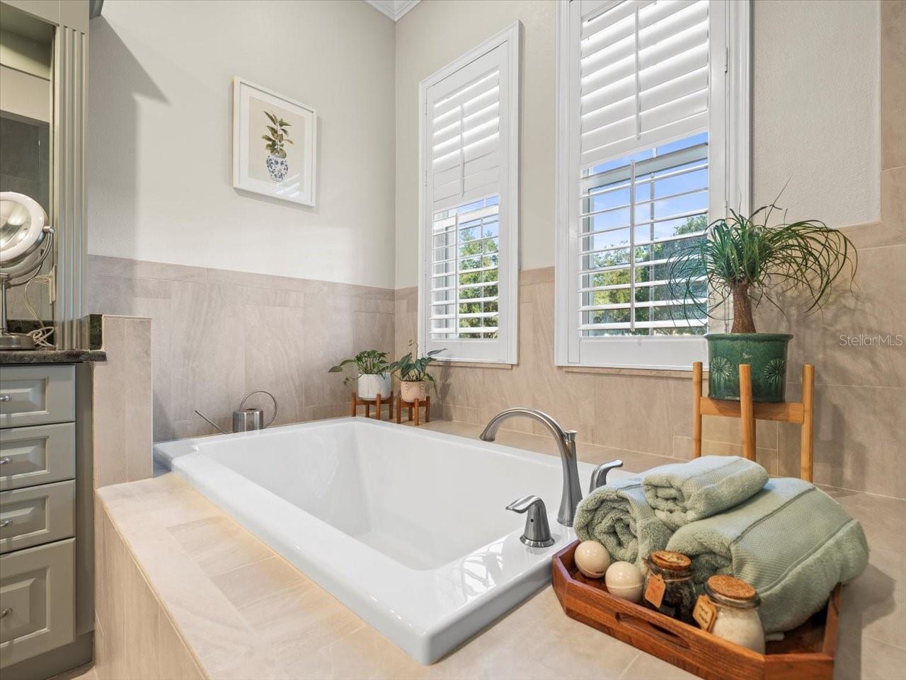 CITRUS GREEN - Residential