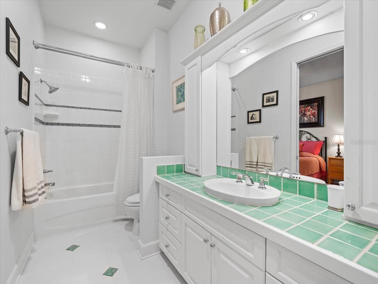 CITRUS GREEN - Residential