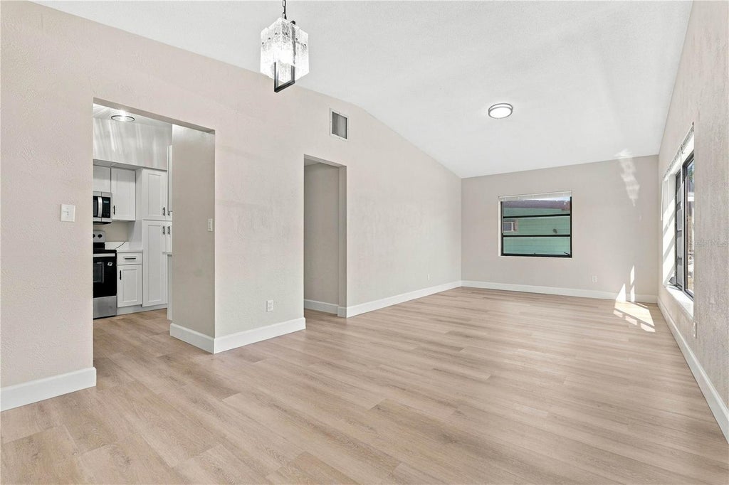 Photo of 1723 Weeks Avenue, Orlando, FL 32806 (MLS # O6441312)