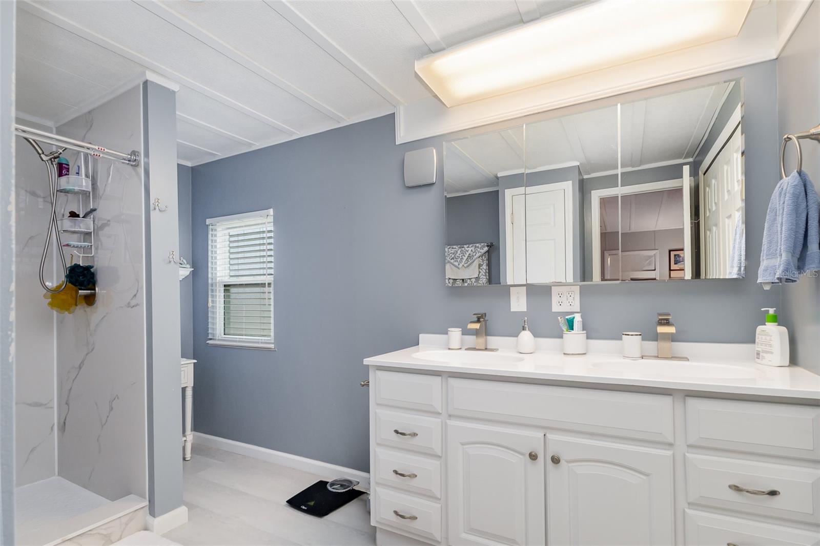 OAKWOOD ESTATES - Residential