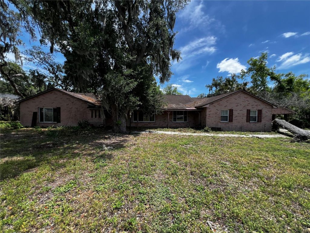 Photo of 117 Hickory Creek Boulevard, Brandon, FL 33511 (MLS # TB8497838)