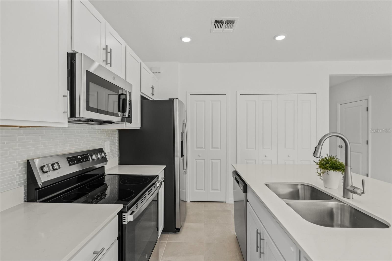 AURORA SUB - Residential Lease