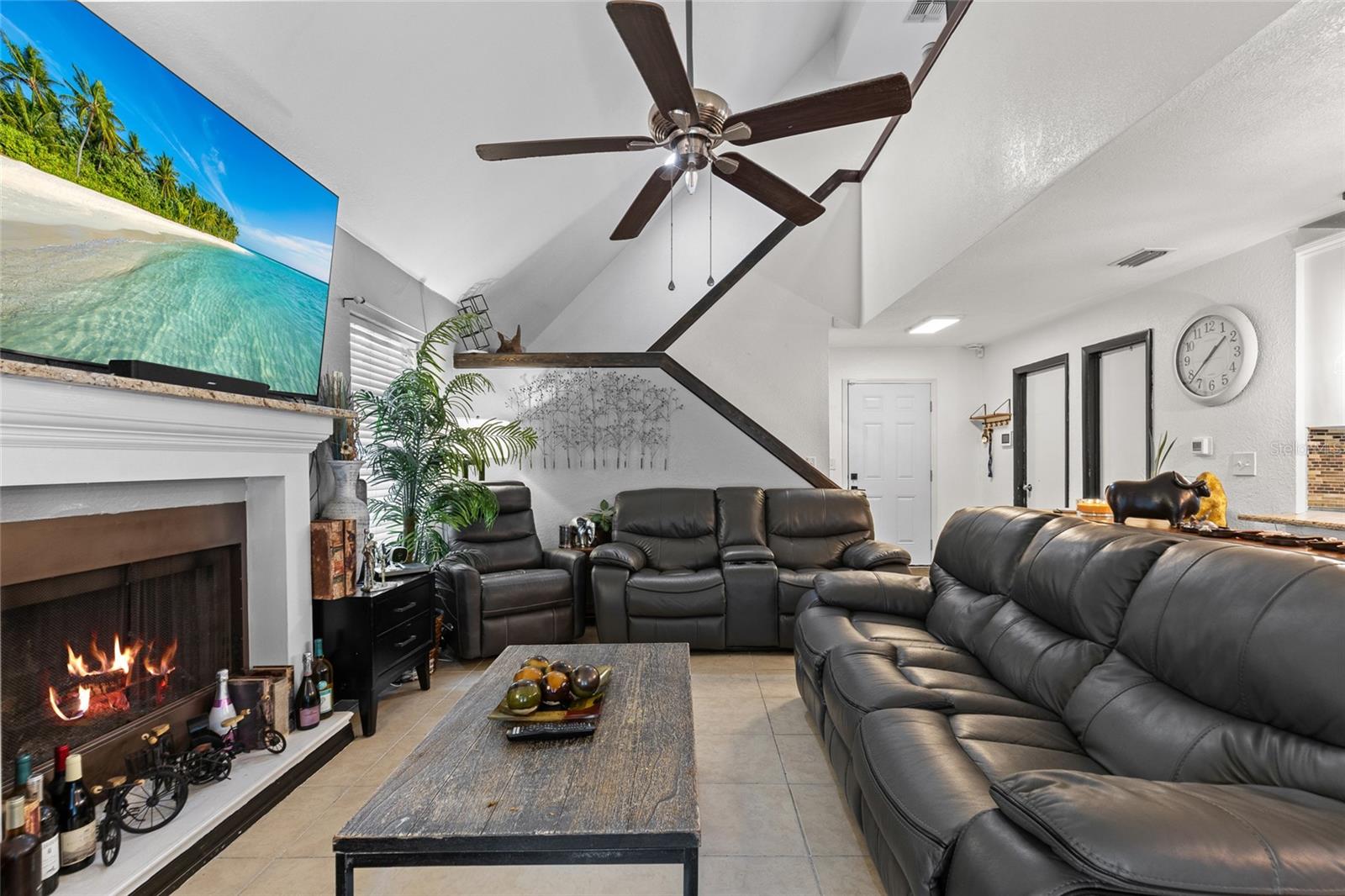 1319 QUINTUPLET DRIVE