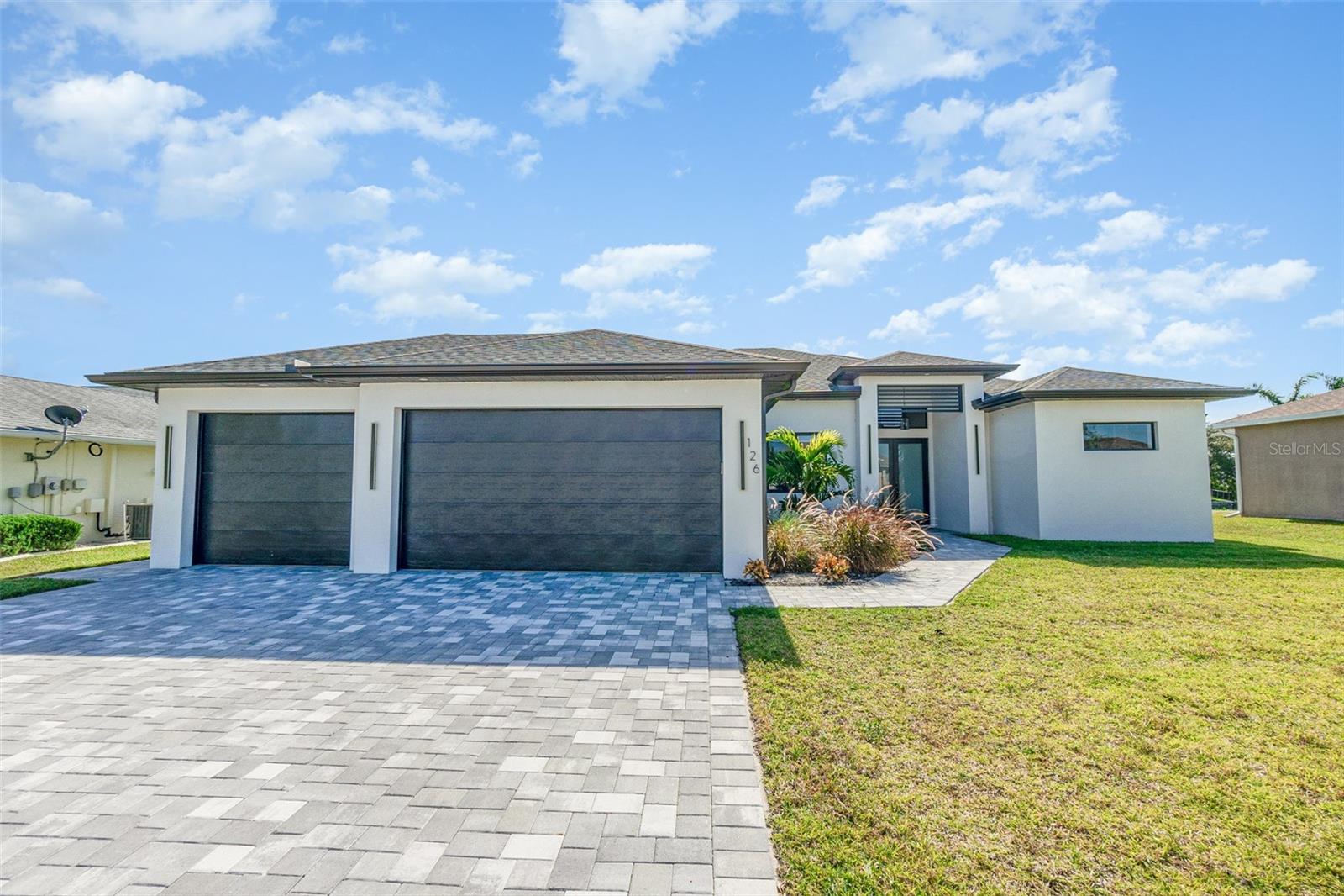CAPE CORAL - Residential