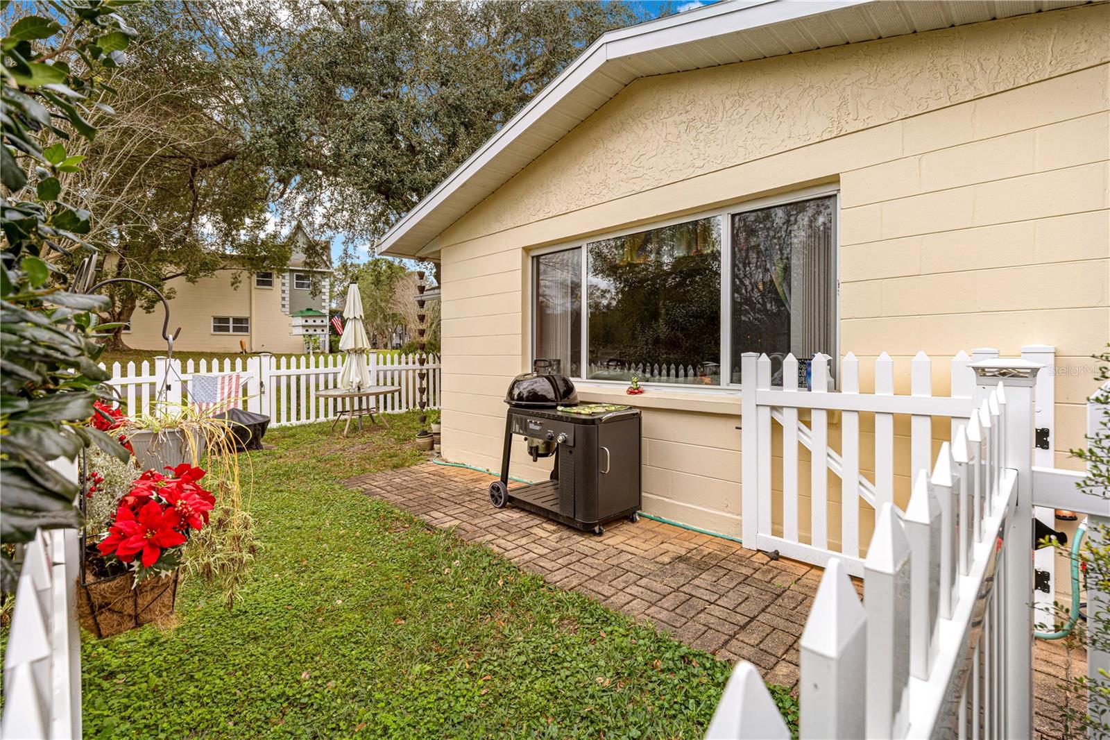 ON TOP OF THE WORLD - Residential