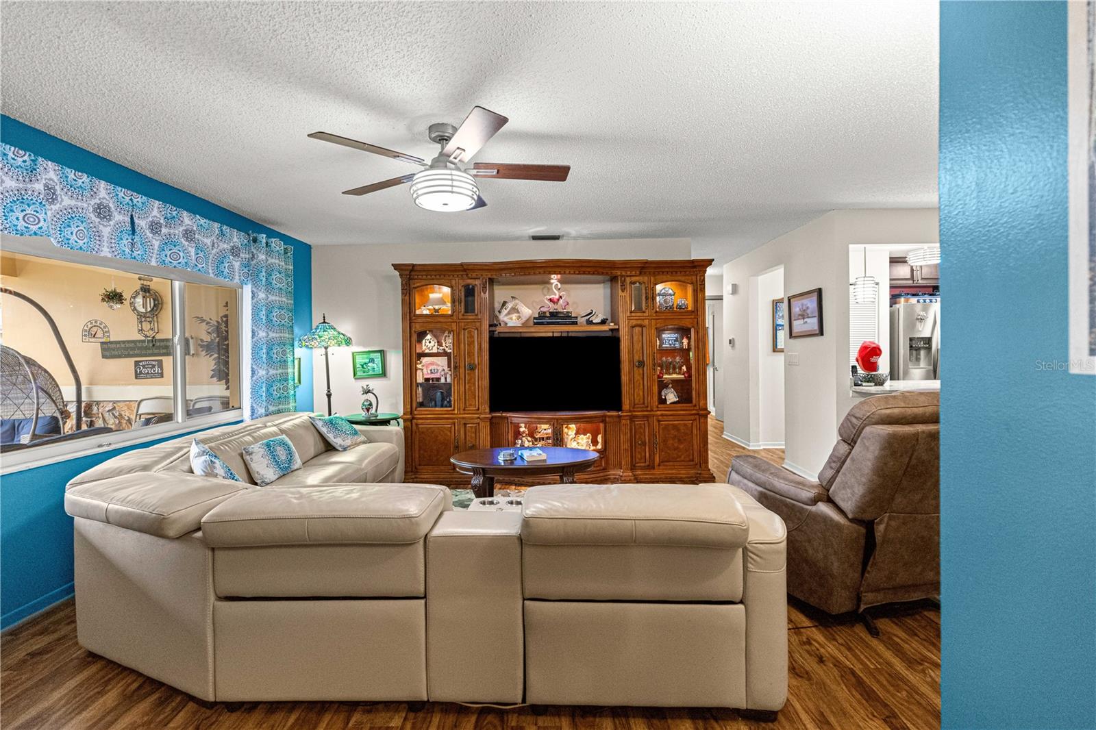 ON TOP OF THE WORLD - Residential