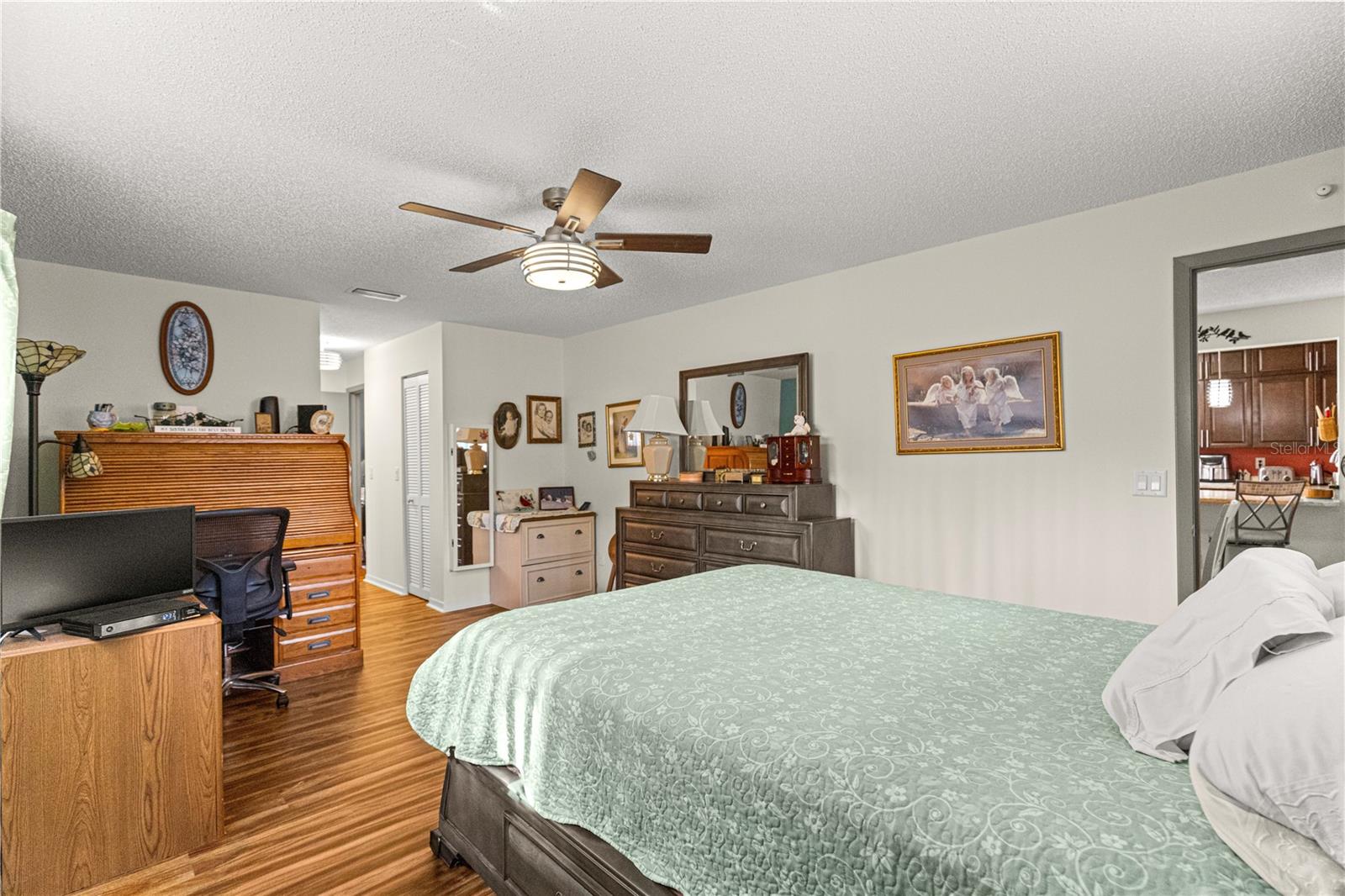 ON TOP OF THE WORLD - Residential