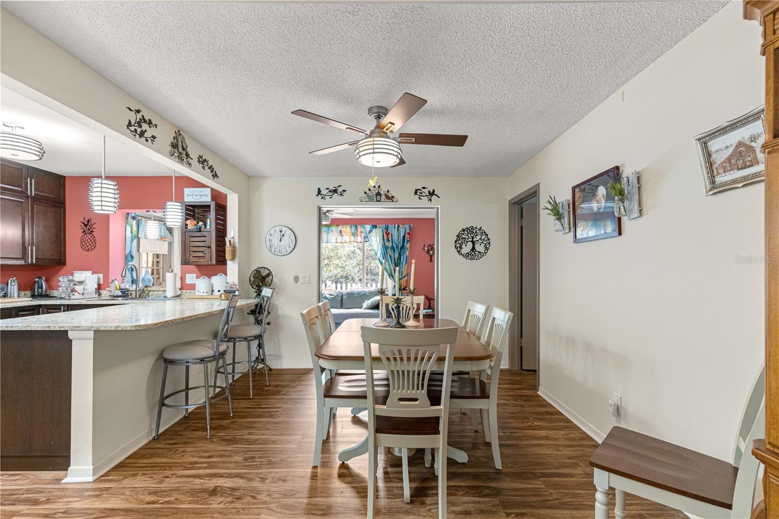 ON TOP OF THE WORLD - Residential