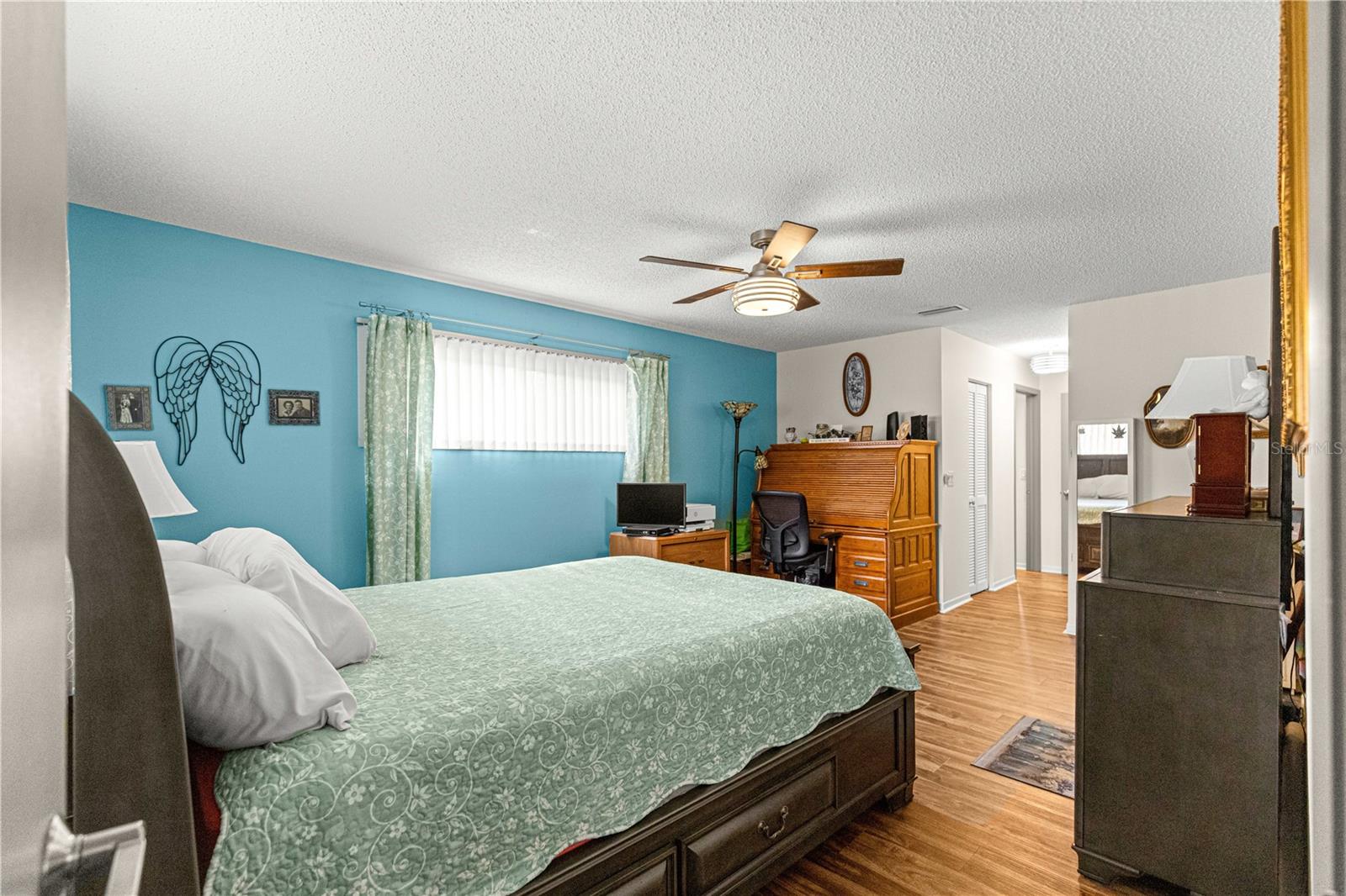 ON TOP OF THE WORLD - Residential