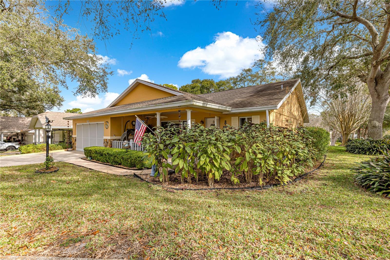 ON TOP OF THE WORLD - Residential