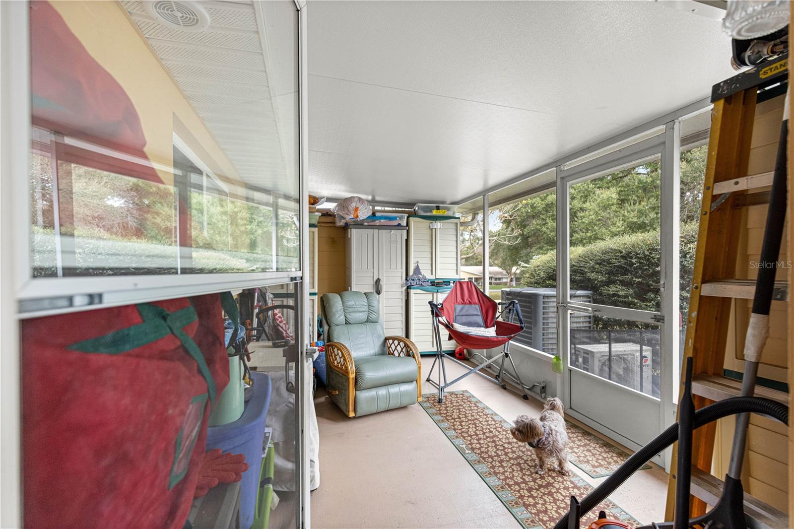 ON TOP OF THE WORLD - Residential