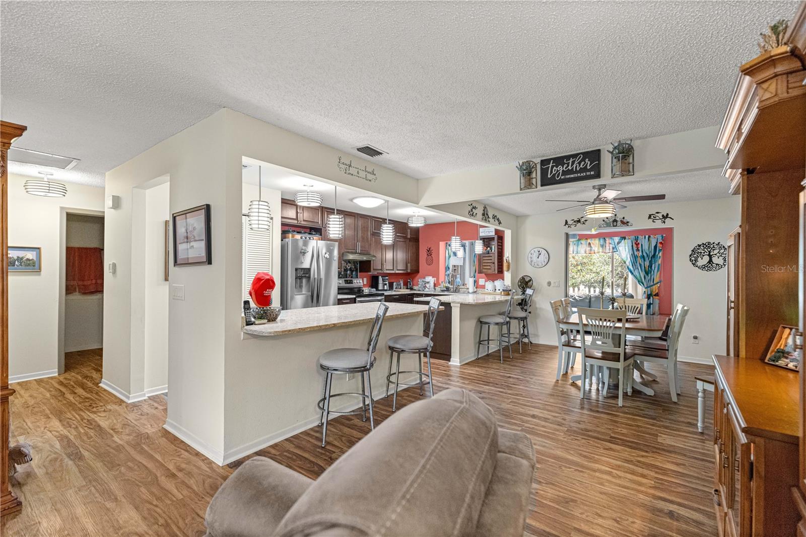 ON TOP OF THE WORLD - Residential