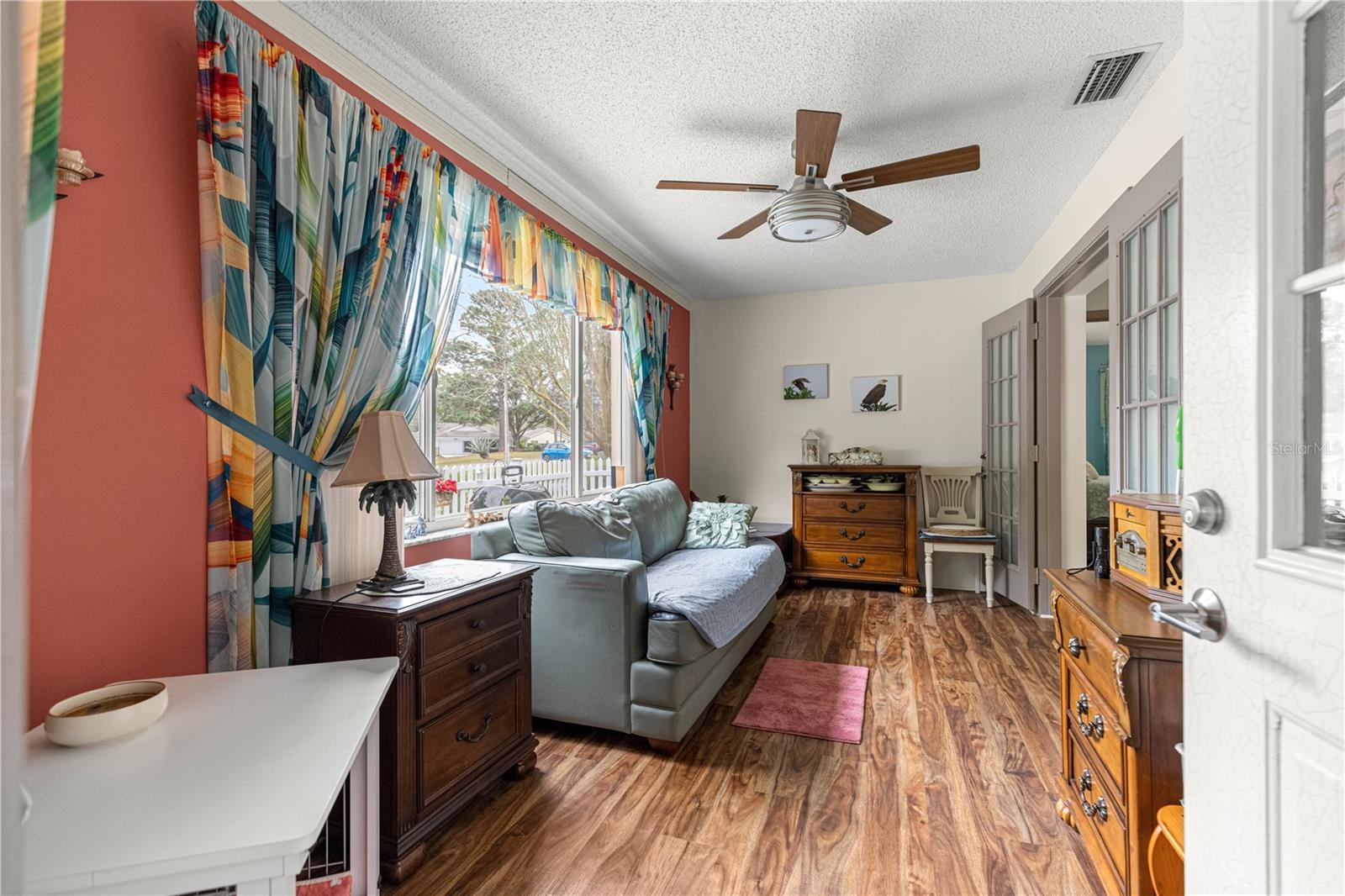 ON TOP OF THE WORLD - Residential