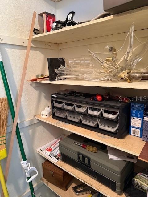 GATEWAY SQUARE APTS - Residential