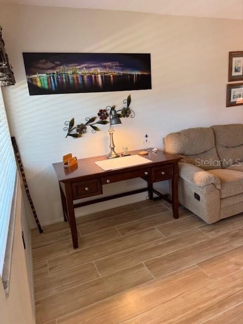 GATEWAY SQUARE APTS - Residential