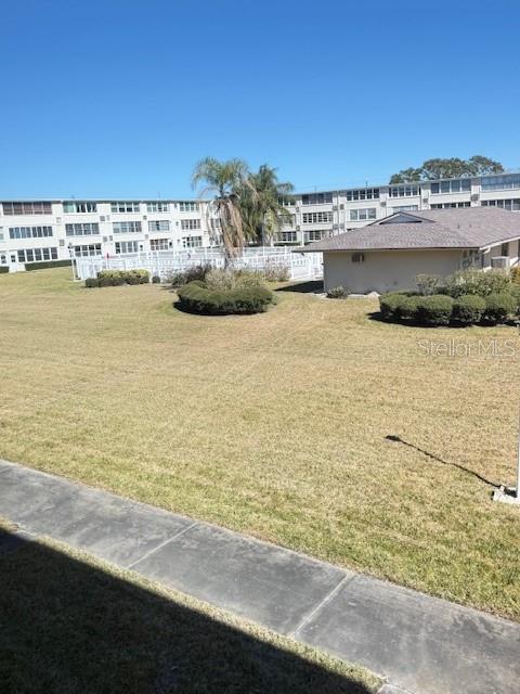 GATEWAY SQUARE APTS - Residential