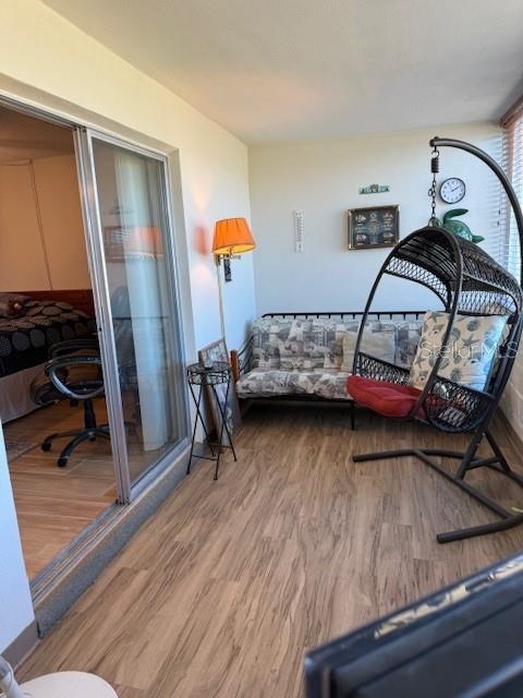 GATEWAY SQUARE APTS - Residential