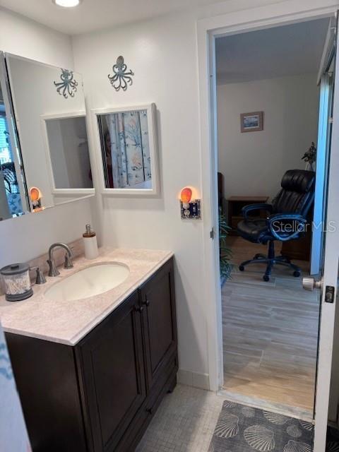 GATEWAY SQUARE APTS - Residential