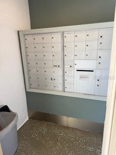 GATEWAY SQUARE APTS - Residential