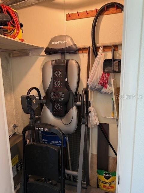 GATEWAY SQUARE APTS - Residential