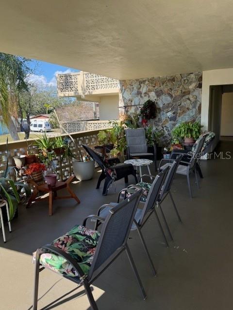 GATEWAY SQUARE APTS - Residential