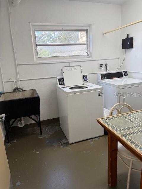 GATEWAY SQUARE APTS - Residential