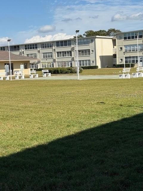 GATEWAY SQUARE APTS - Residential