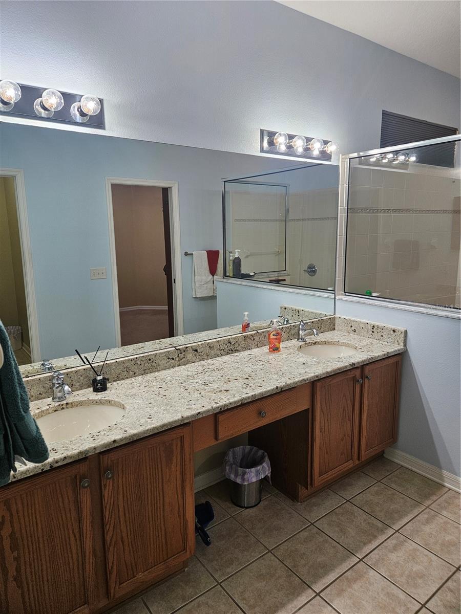 IVY LAKE ESTATES PRC - Residential Lease