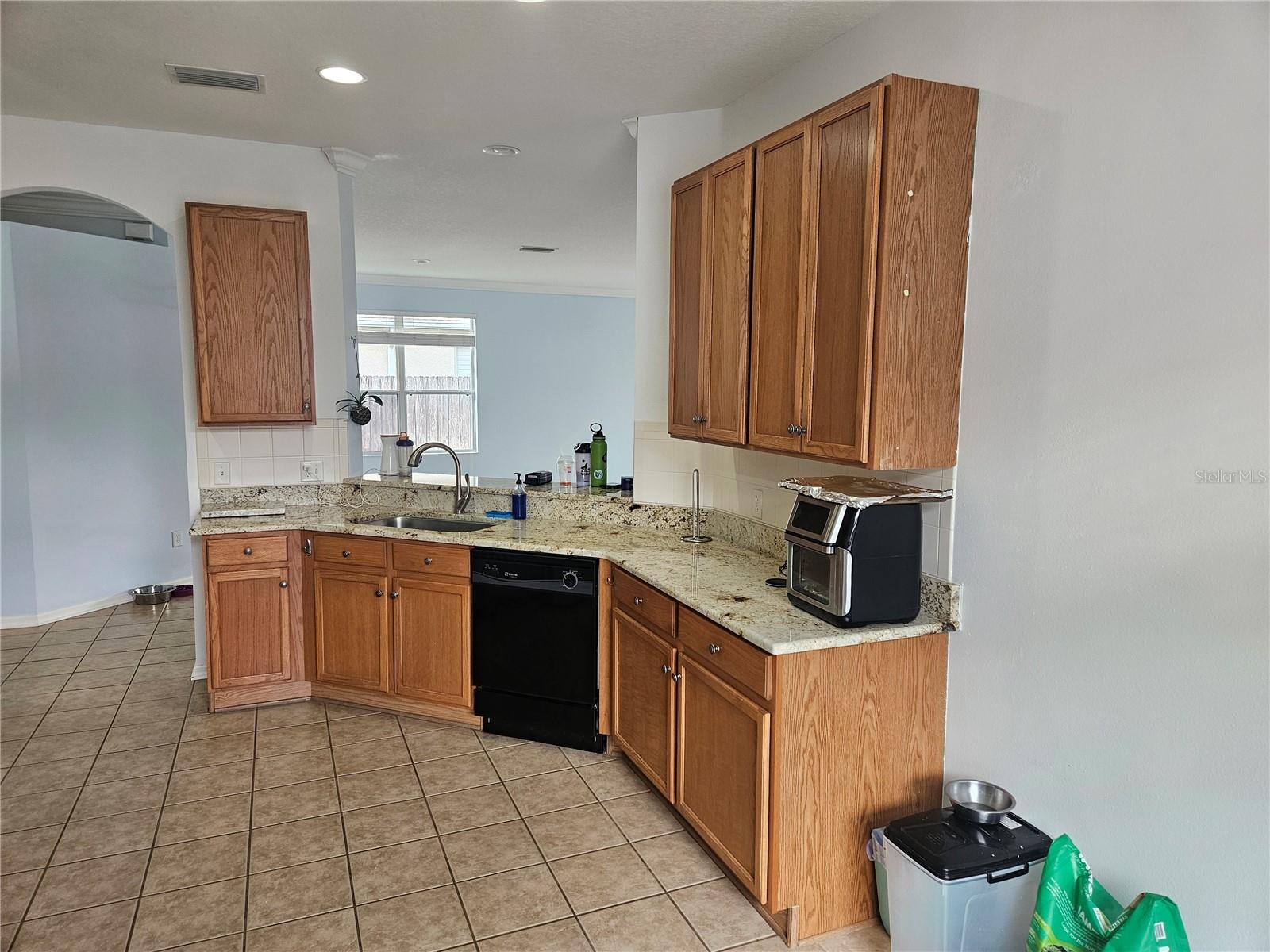 IVY LAKE ESTATES PRC - Residential Lease