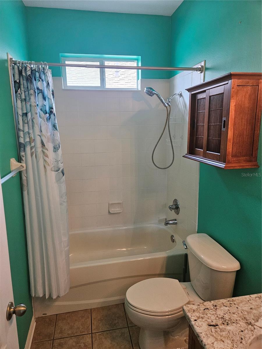 IVY LAKE ESTATES PRC - Residential Lease