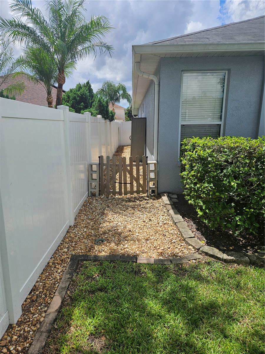 IVY LAKE ESTATES PRC - Residential Lease