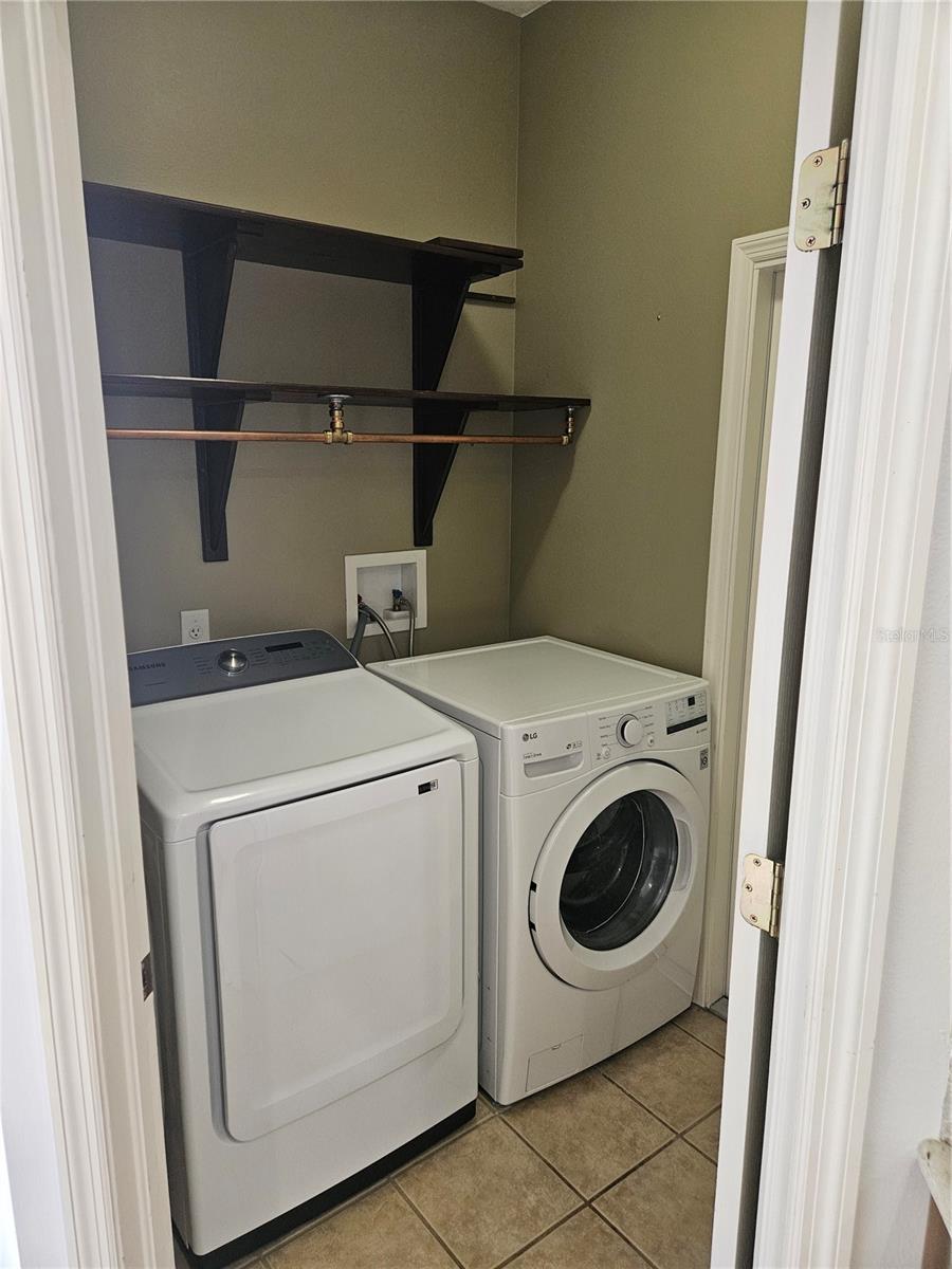 IVY LAKE ESTATES PRC - Residential Lease