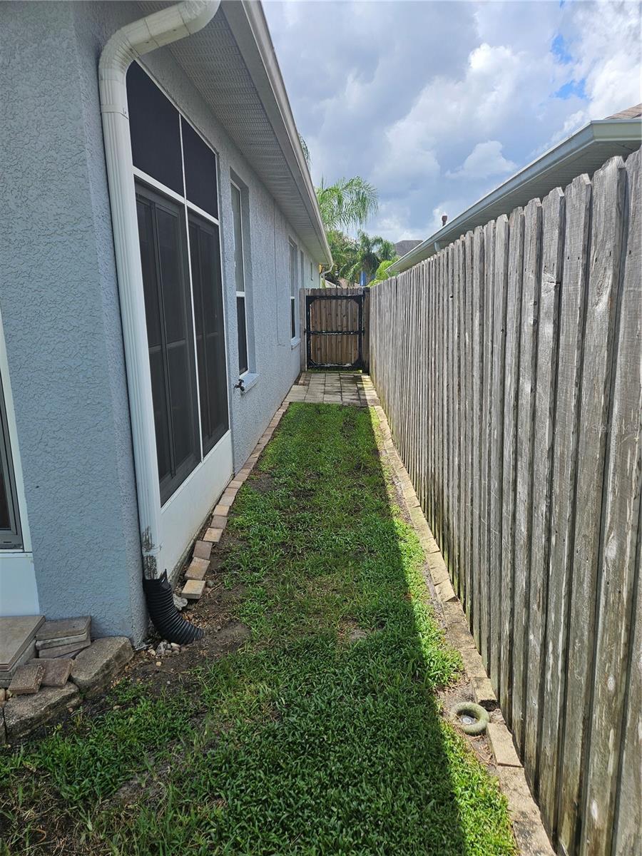 IVY LAKE ESTATES PRC - Residential Lease