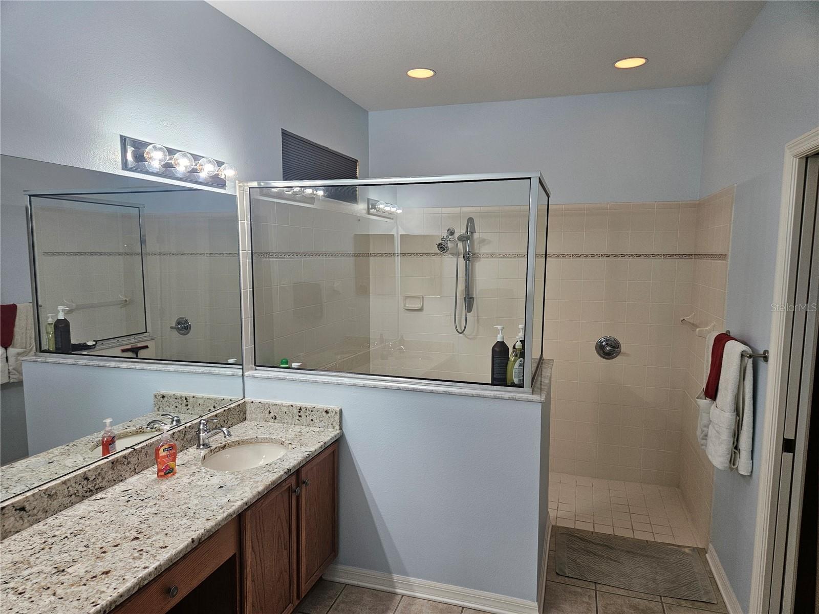 IVY LAKE ESTATES PRC - Residential Lease